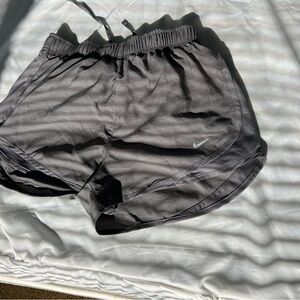 Nike Black Athletic Shorts for Performance and Comfort